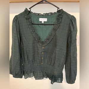 LOST + WANDER brand ruffle detail button woven top! Size S - dark green